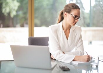 Notebook für KMU: Büro und Außendienst gut abgedeckt